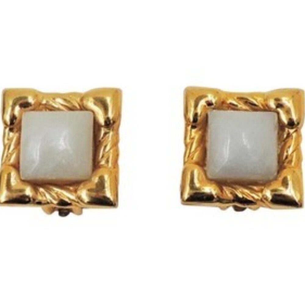 Vintage Escada Iridescent Sugarloaf Cabochon Rhinestone Clip Earrings